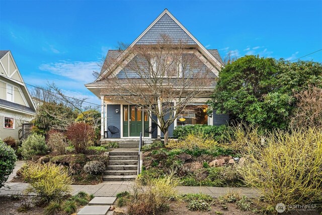 view of front of property featuring covered porch