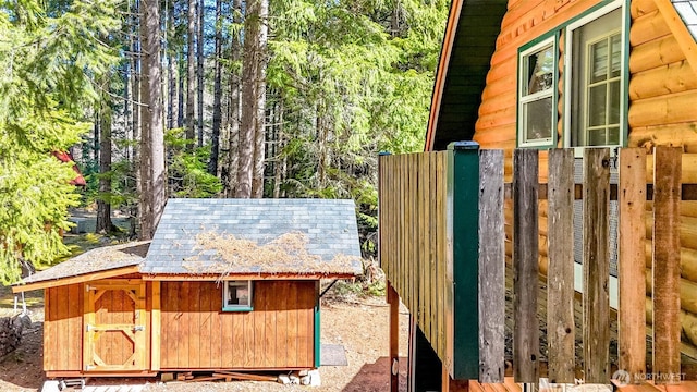 exterior space featuring an outbuilding