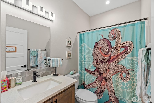 full bathroom featuring a shower with curtain, tasteful backsplash, vanity, and toilet