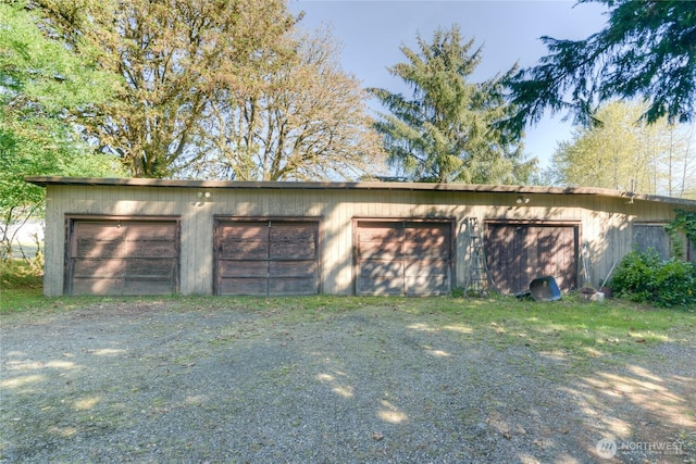 view of detached garage