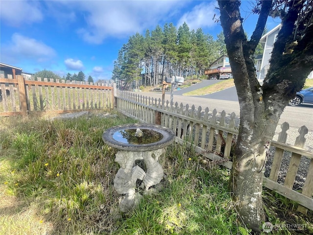 view of yard featuring fence