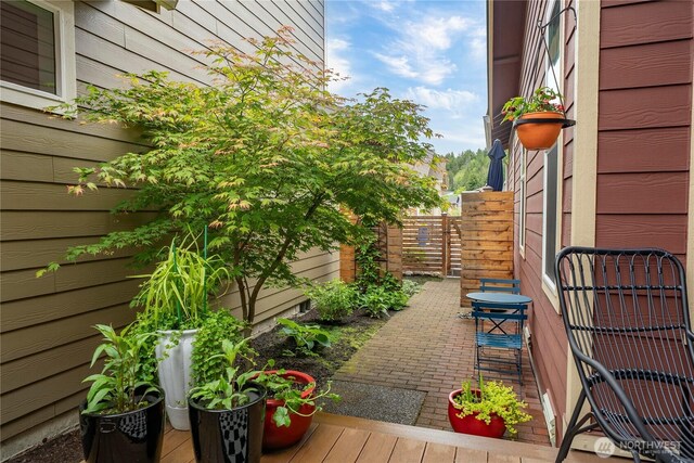 14317 Knoll Park Dr E, Bonney Lake, WA 98391 - view of patio / terrace