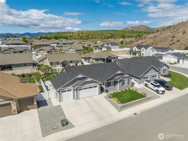 479 Sunny Brooke Ln, Chelan, WA 98816 - aerial view of residential area featuring mountains