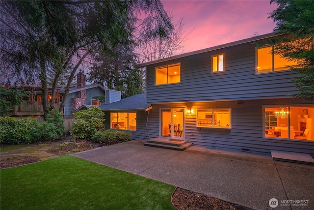 view of front of house featuring a yard