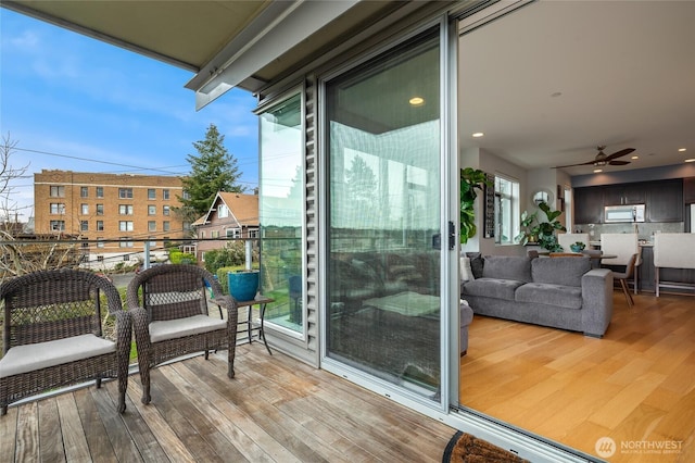 balcony featuring an outdoor hangout area