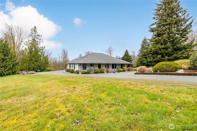 6084 Gartin Pl, Sedro Woolley, WA 98284 - view of front of house with a front lawn