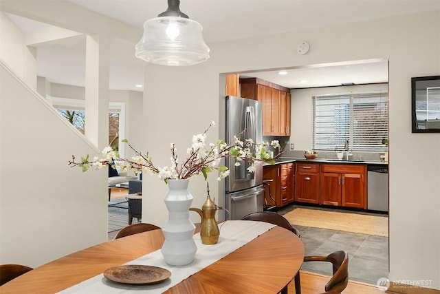 dining area with recessed lighting