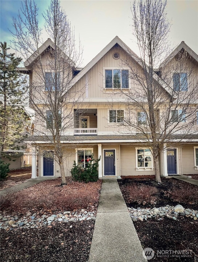 view of front facade featuring board and batten siding