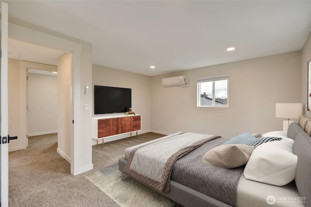 bedroom featuring a wall mounted air conditioner, baseboards, carpet floors, and recessed lighting