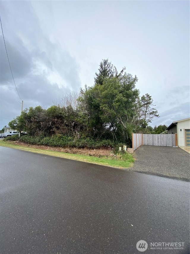 Listing photo 2 for 192 Kelp St NW, Ocean Shores WA 98569