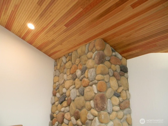 details featuring wooden ceiling