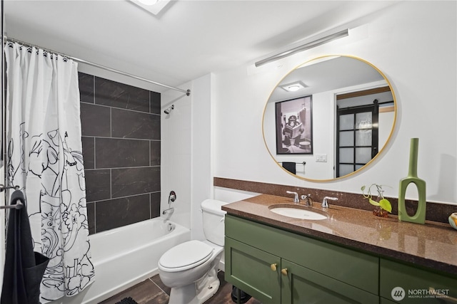 bathroom with visible vents, toilet, vanity, and shower / bath combo