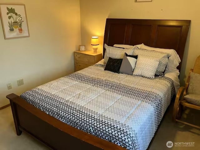 bedroom featuring carpet floors