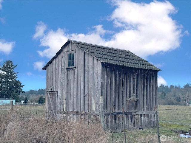 view of outdoor structure featuring an outdoor structure