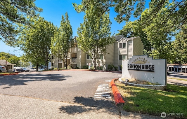 975 Aberdeen Ave NE Unit F407, Renton, WA 98056 - view of street with curbs and a residential view