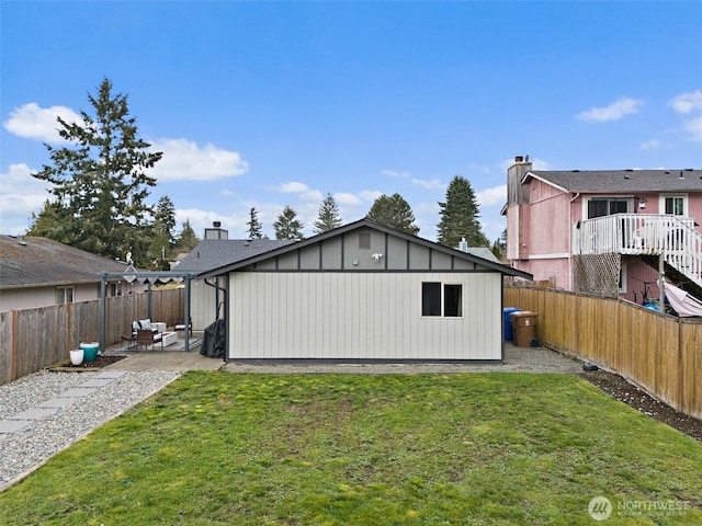 exterior space featuring a fenced backyard