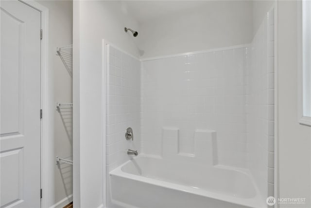 bathroom featuring shower / washtub combination