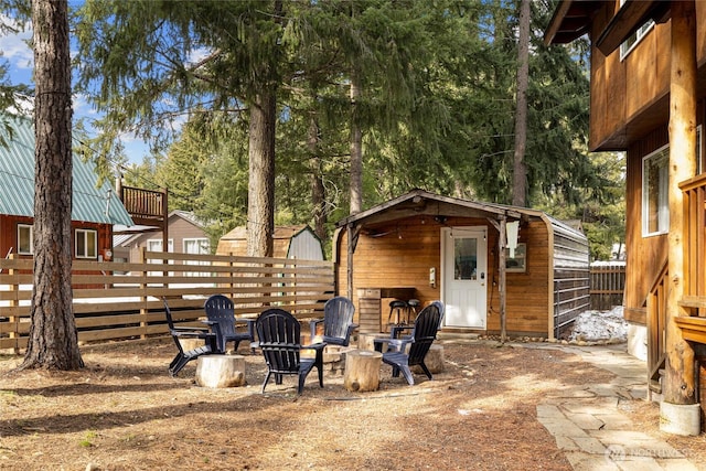 exterior space featuring an outbuilding