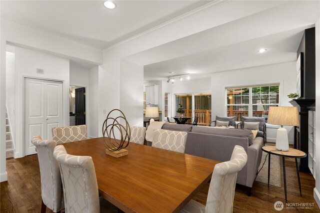 dining space featuring stairway, visible vents, recessed lighting, dark wood-style flooring, and crown molding