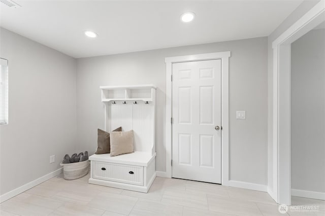 mudroom featuring visible vents, recessed lighting, and baseboards