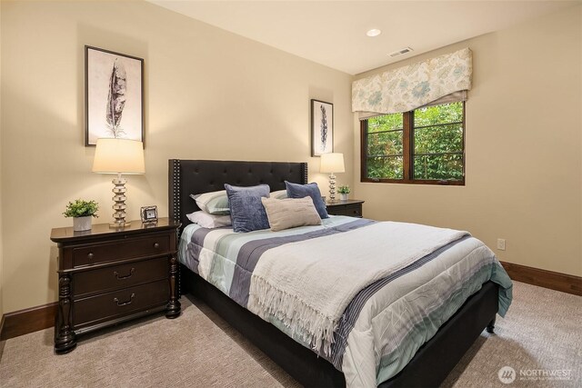 253 E Lake Sammamish Pkwy SE, Sammamish, WA 98074 - bedroom featuring visible vents and baseboards