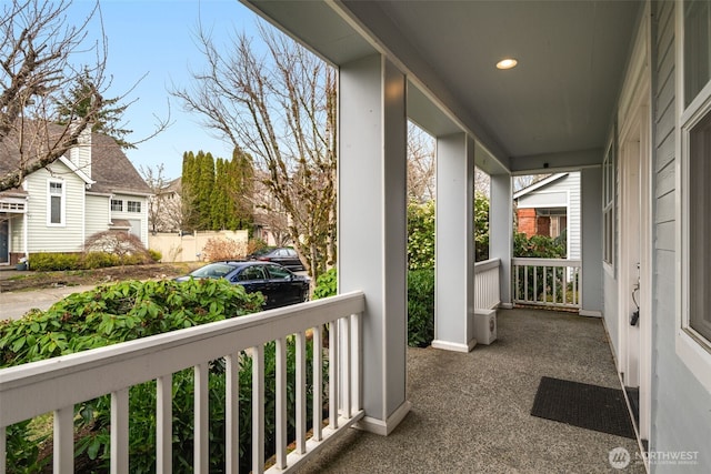 balcony featuring covered porch