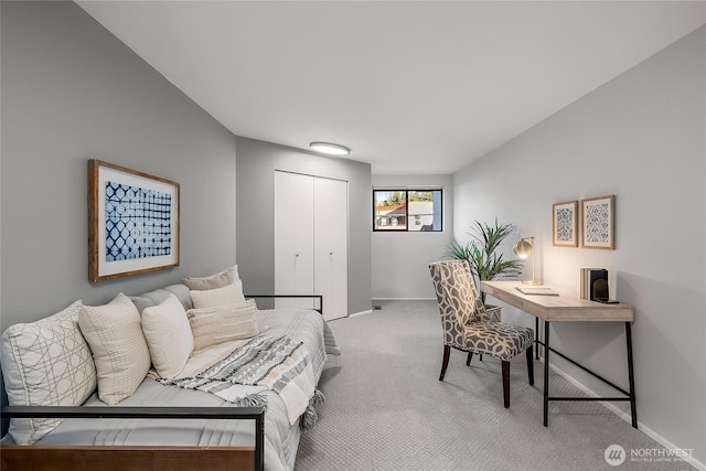 office area with baseboards and carpet