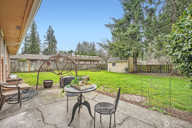 view of patio with a fenced backyard