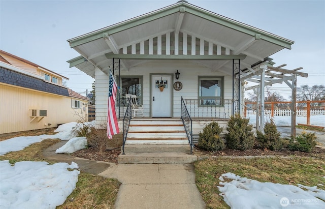 view of front facade with covered porch