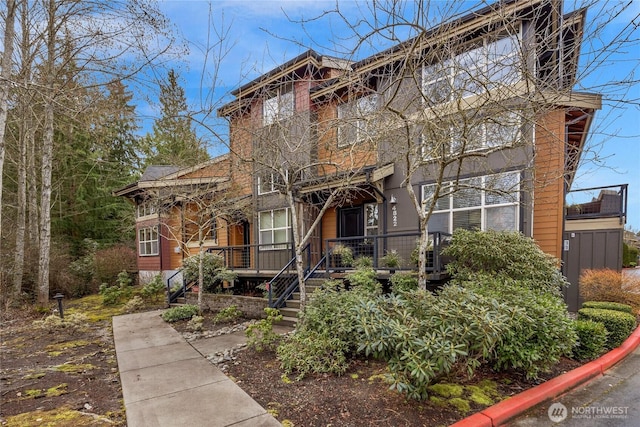 view of front of house with a porch