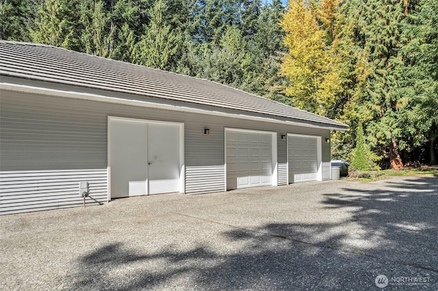 view of detached garage