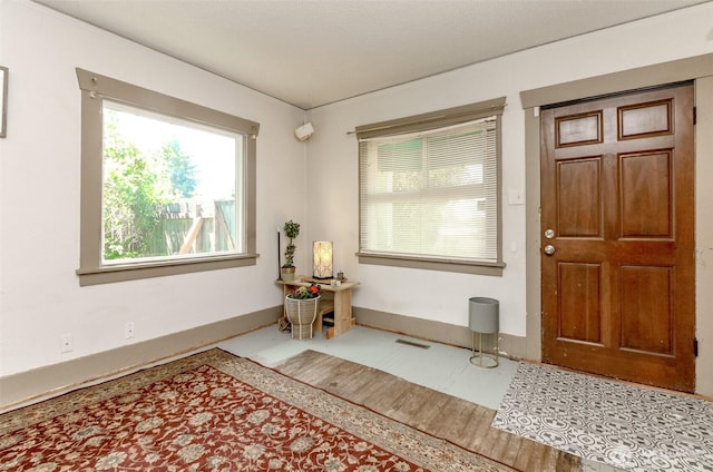 6845 S Clement Ave, Tacoma, WA 98409 - entryway featuring healthy amount of natural light