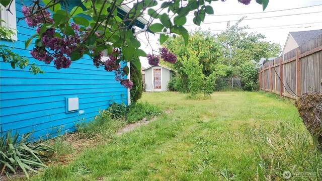6845 S Clement Ave, Tacoma, WA 98409 - view of yard