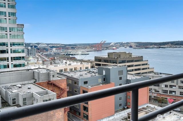 view of water feature featuring a city view