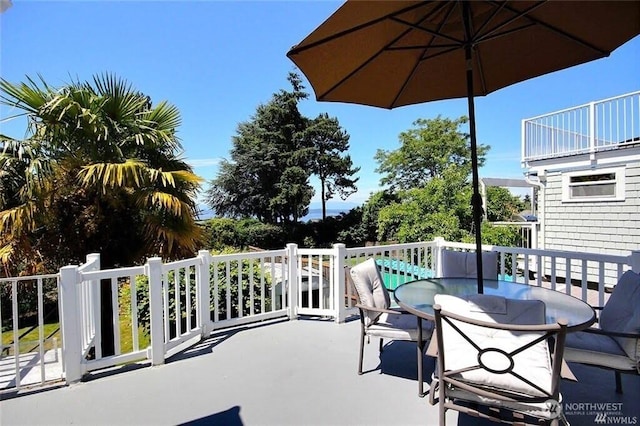 view of patio with outdoor dining space