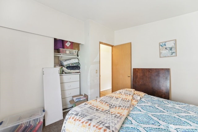 bedroom with carpet flooring