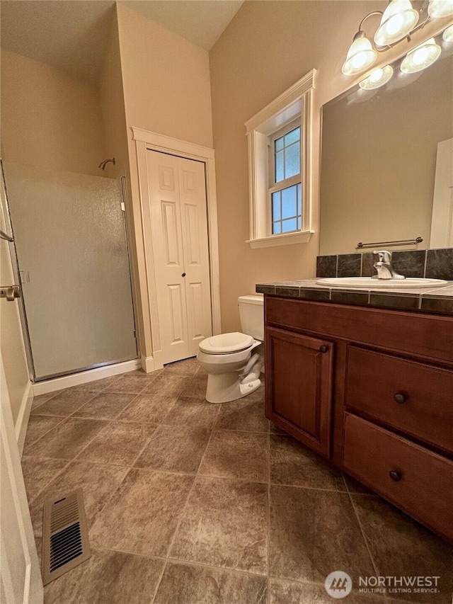 50 Holbrook Ln, Aberdeen, WA 98520 - full bathroom featuring visible vents, a stall shower, toilet, and vanity