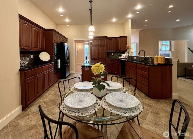 50 Holbrook Ln, Aberdeen, WA 98520 - dining space with recessed lighting and baseboards