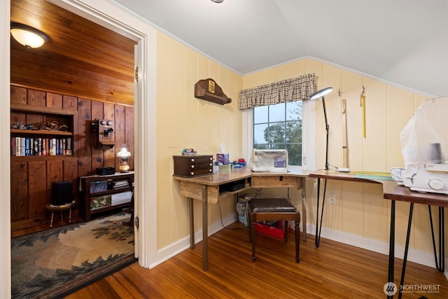 office area featuring lofted ceiling and wood finished floors