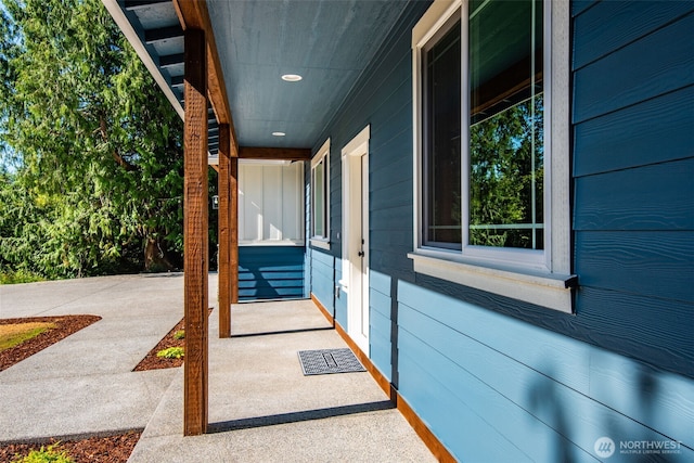 716 Tipsoo Loop S, Rainier, WA 98576 - photo 4