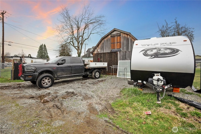 view of yard with an outdoor structure