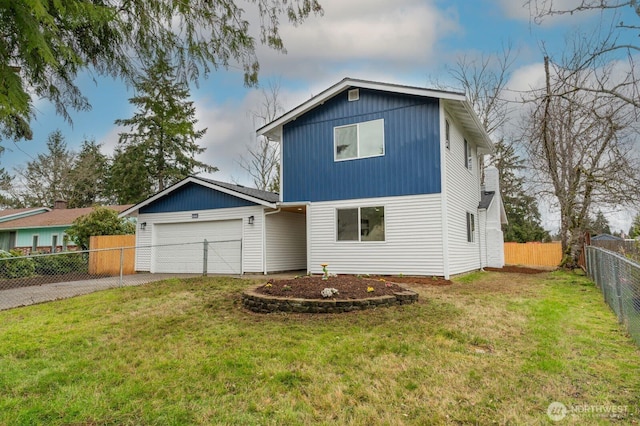 view of front facade featuring fence private yard, driveway, an attached garage, and a front yard