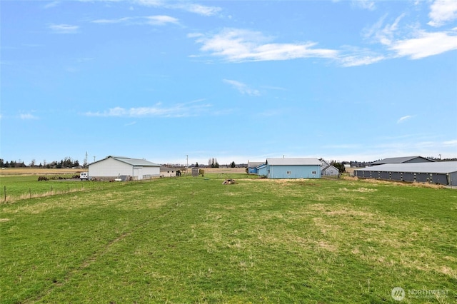 view of yard featuring a rural view