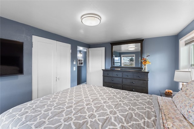 14530 Rutherford Rd, Yakima, WA 98903 - bedroom featuring multiple windows and a closet