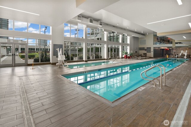 588 Bell St Unit 1603S, Seattle, WA 98121 - view of indoor pool