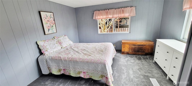 bedroom featuring carpet floors