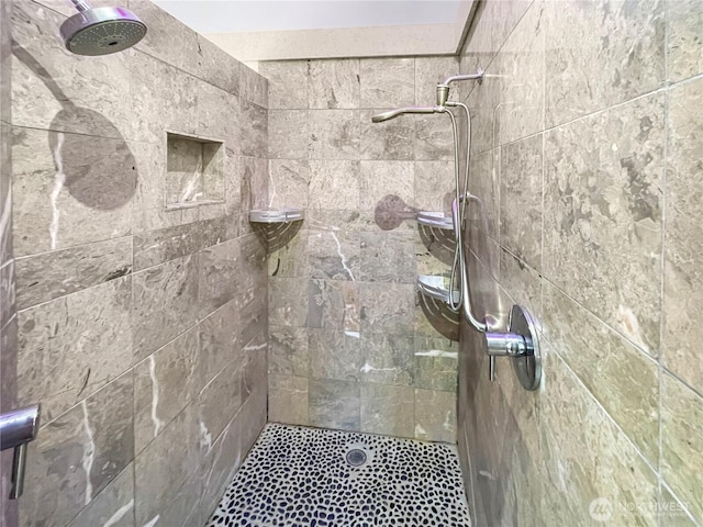 1507 S Jackson Ave, Tacoma, WA 98465 - full bath featuring tiled shower