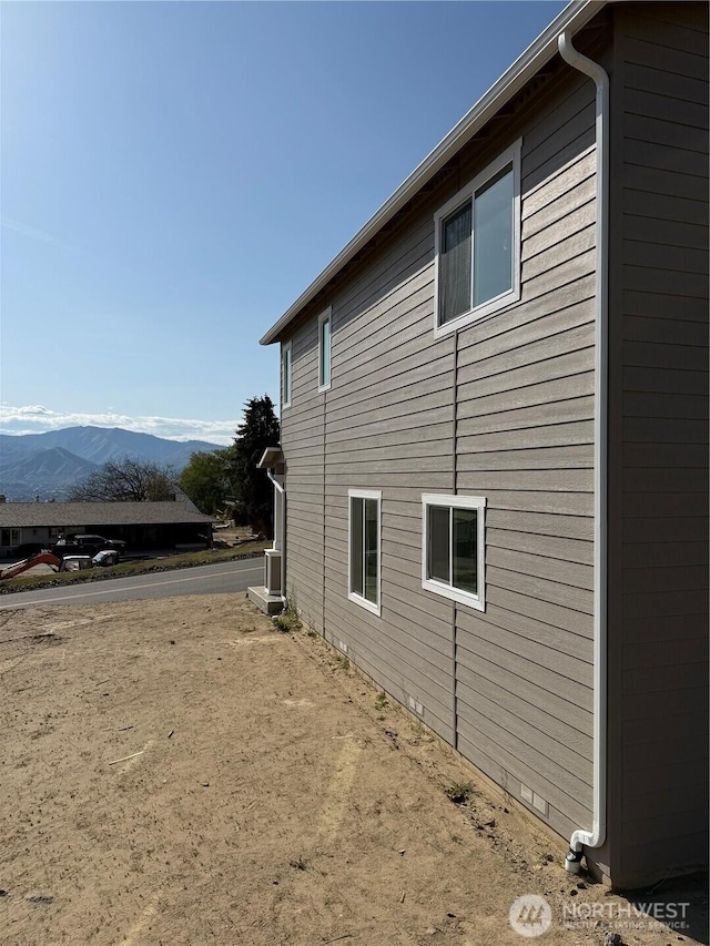 859 N Lyle Ave, East Wenatchee, WA 98802 - view of side of property with a mountain view