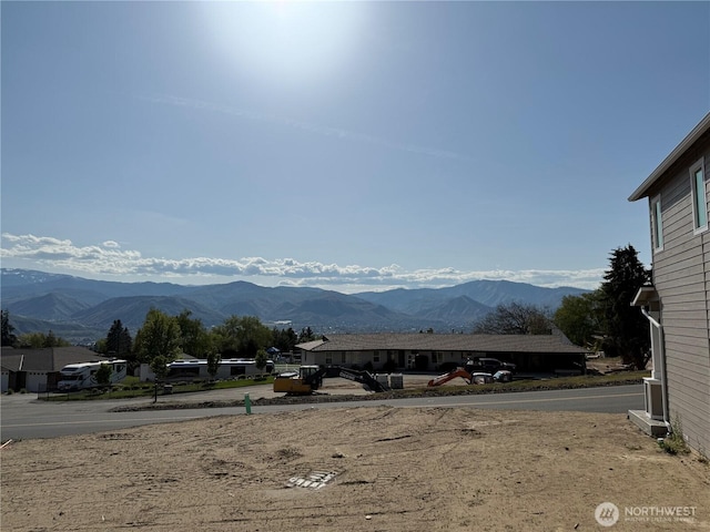 859 N Lyle Ave, East Wenatchee, WA 98802 - view of mountain feature
