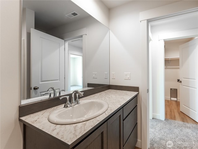859 N Lyle Ave, East Wenatchee, WA 98802 - bathroom featuring vanity
